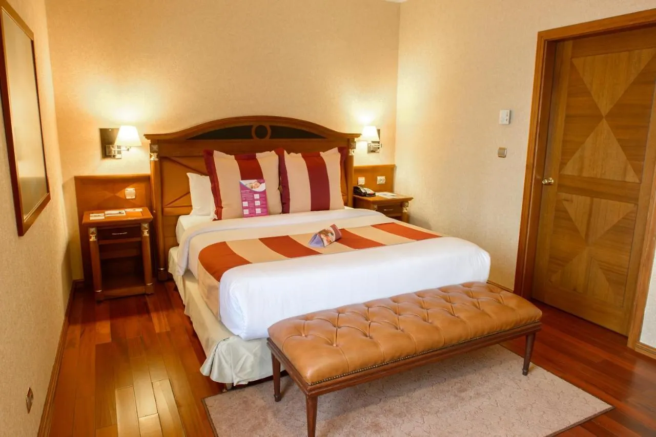 Отель Crowne Plaza Минск