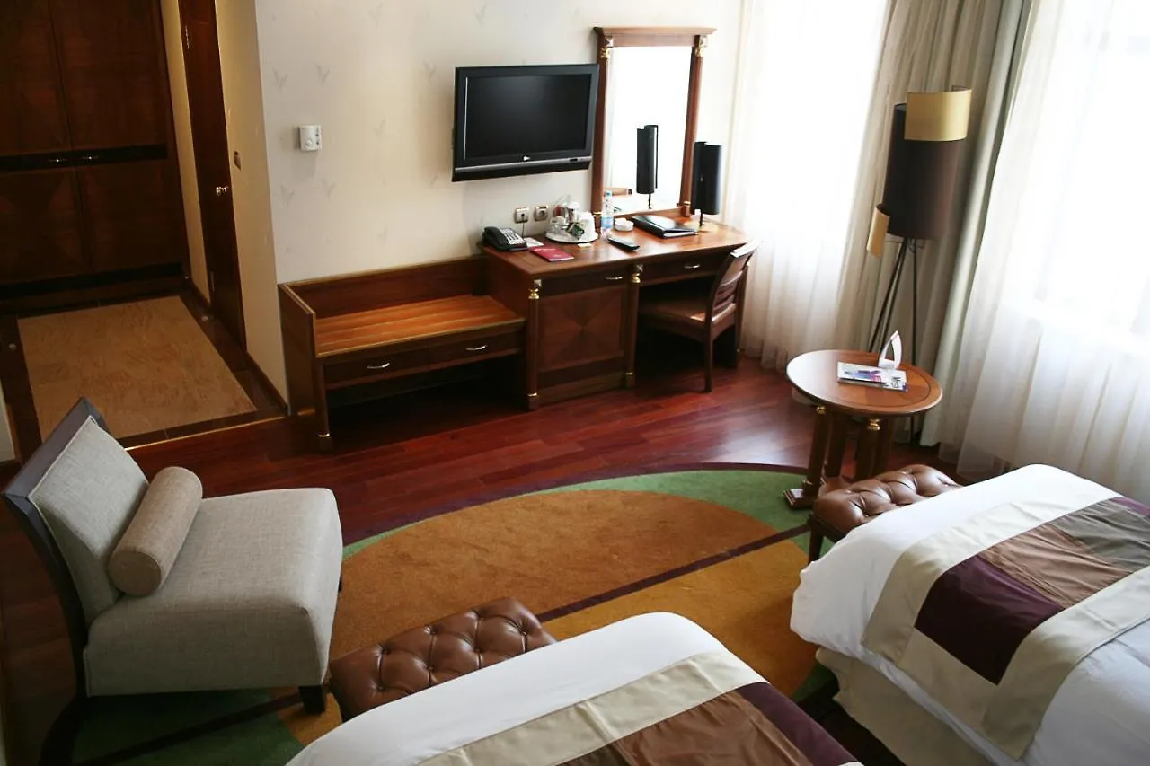 Отель Crowne Plaza Минск