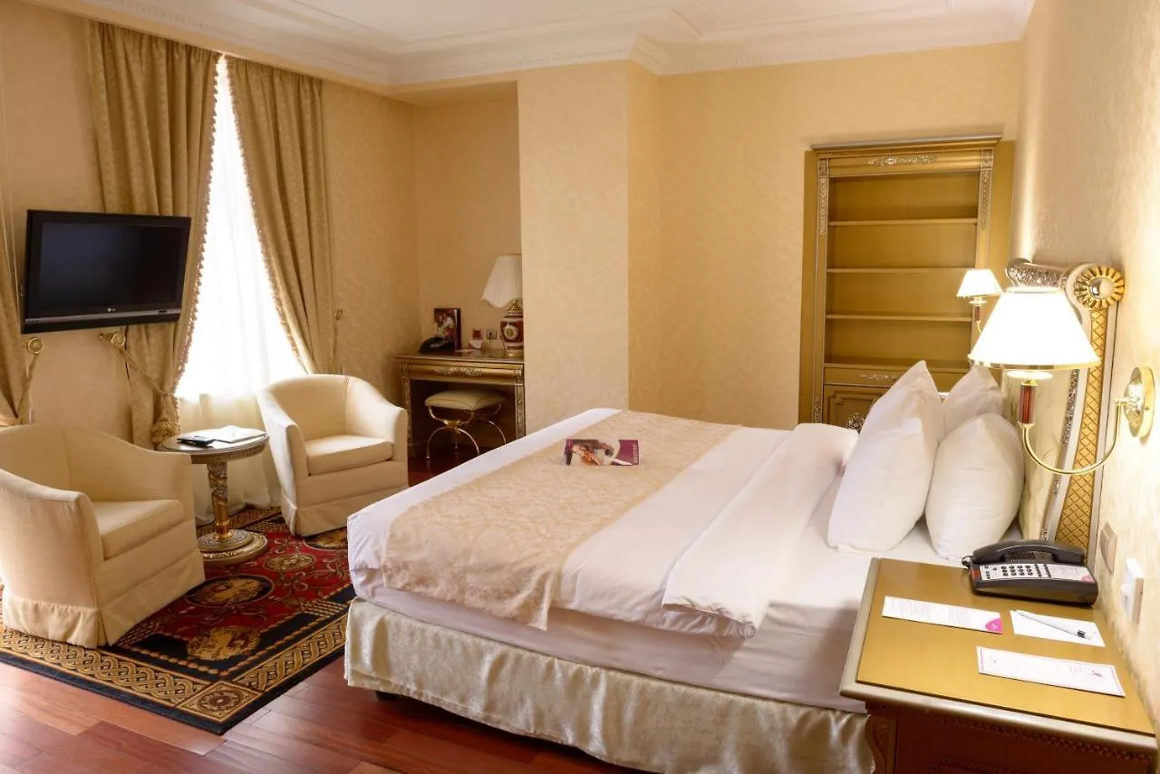Отель Crowne Plaza Минск 5*,  Беларусь