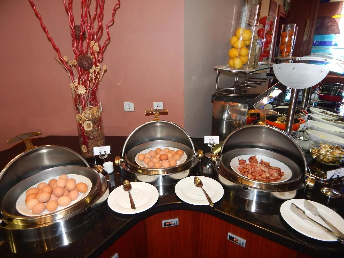 Отель Crowne Plaza Минск