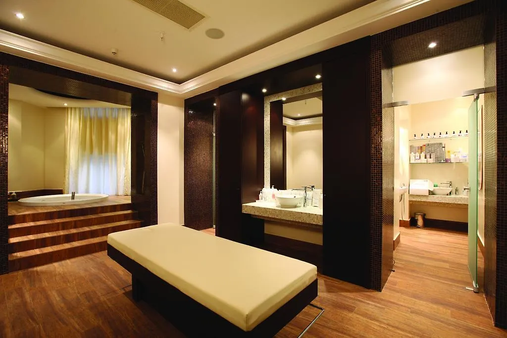 Отель Crowne Plaza Минск 5*,