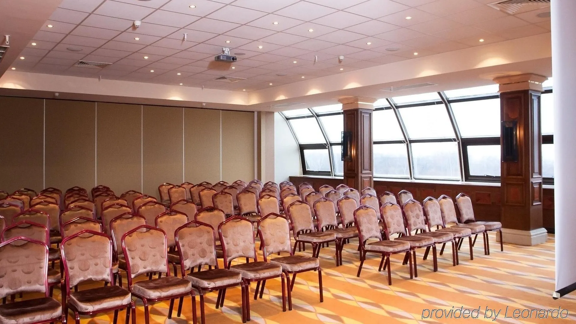 Отель Crowne Plaza Минск