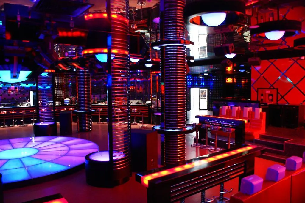 Отель Crowne Plaza Минск