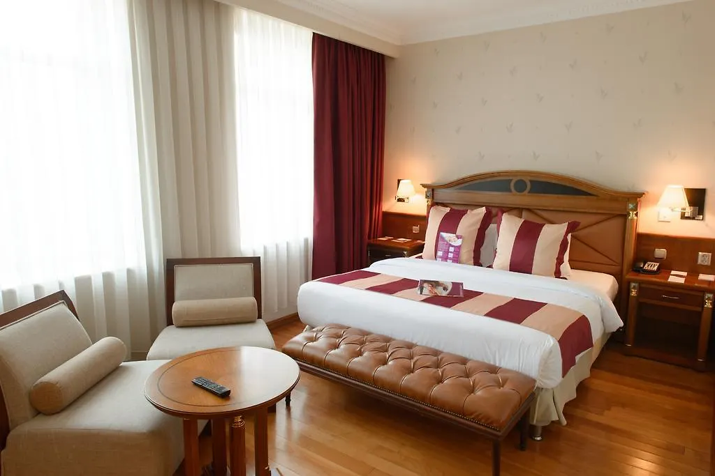 Отель Crowne Plaza Минск